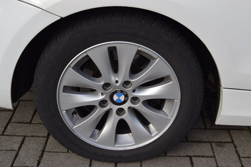 BMW 118i Cabrio;Xenon,Leder,Sitzh,Parks,Klimaautom., Schaltgetriebe, aus dem Bestand von Hölscher Automobile Nordkirchen-Capelle — Ansicht 8