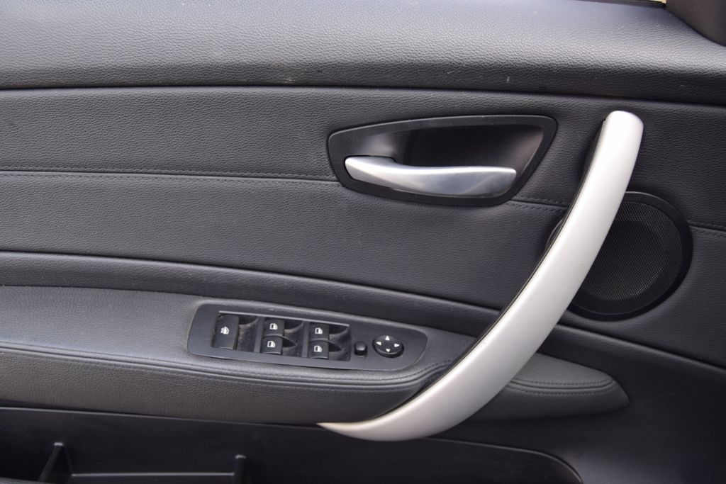 BMW 118i Cabrio;Xenon,Leder,Sitzh,Parks,Klimaautom., Schaltgetriebe, aus dem Bestand von Hölscher Automobile Nordkirchen-Capelle — Ansicht 9