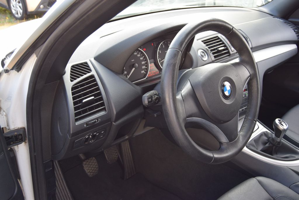 BMW 118i Cabrio;Xenon,Leder,Sitzh,Parks,Klimaautom., Schaltgetriebe, aus dem Bestand von Hölscher Automobile Nordkirchen-Capelle — Ansicht 10