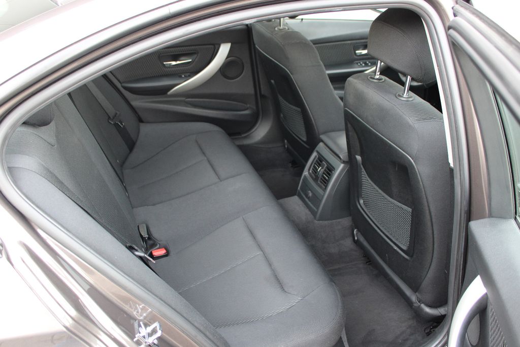BMW 318d Modern Line!AUTOMATIK!Navi,Schiebed,Sitzh,,, Automatik, aus dem Bestand von Hölscher Automobile Nordkirchen-Capelle — Ansicht 16