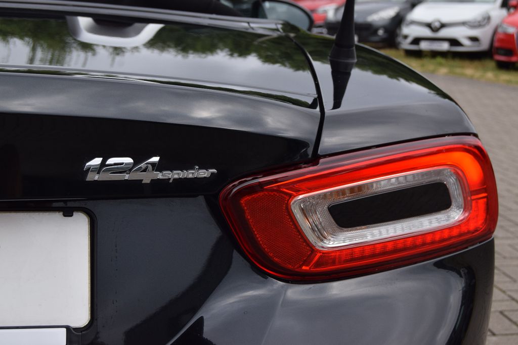 Fiat 124 Spider!!AUTOMATIK!!Navi,Leder,Xenon,Kam,,,,,, Automatik, aus dem Bestand von Hölscher Automobile Nordkirchen-Capelle — Ansicht 9