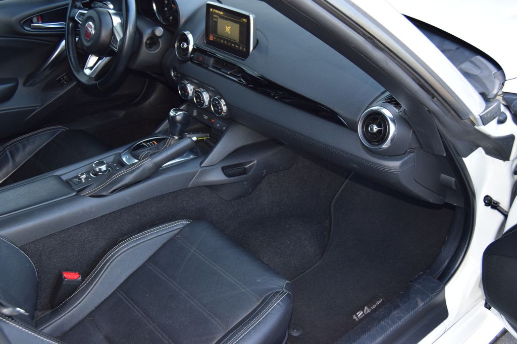 Fiat 124 Spider !AUTOMATIK! Navi,Xenon,Kam,Leder,,,,,, Automatik, aus dem Bestand von Hölscher Automobile Nordkirchen-Capelle — Ansicht 13
