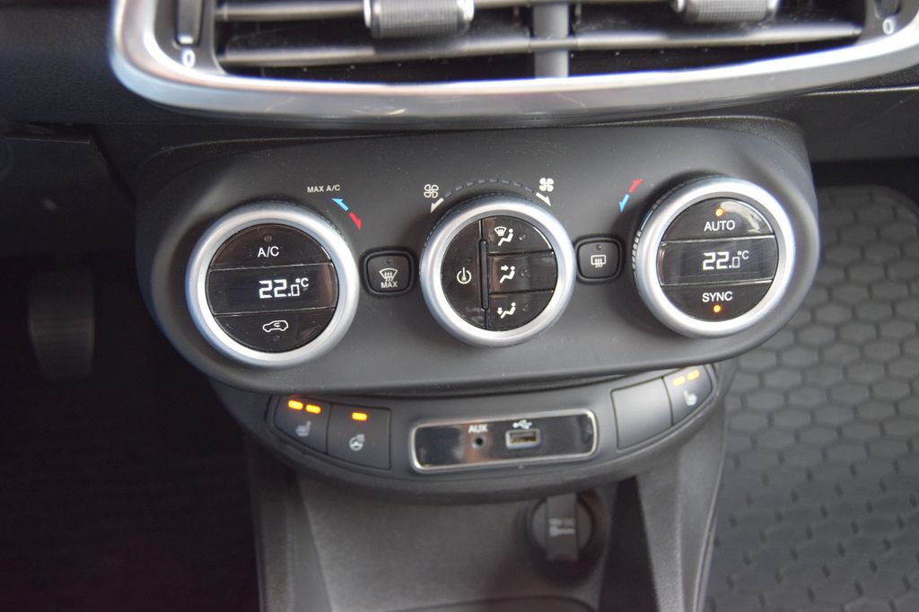 Fiat 500X Lounge,Navi,Leder,Sitz&Lenkradh,Klimaautom,, Schaltgetriebe, aus dem Bestand von Hölscher Automobile Nordkirchen-Capelle — Ansicht 11