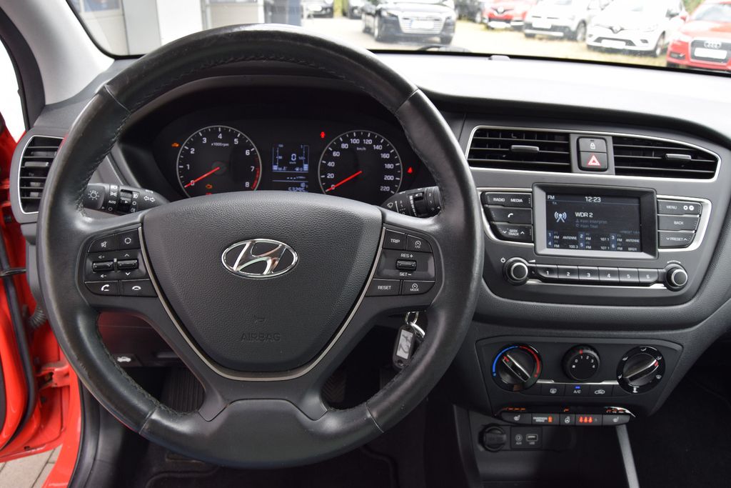 Hyundai i20 1.0 T-GDI 74kW,Parks,Sitz&Lenkradh,LM,Felg,,, Schaltgetriebe, aus dem Bestand von Hölscher Automobile Nordkirchen-Capelle — Ansicht 11
