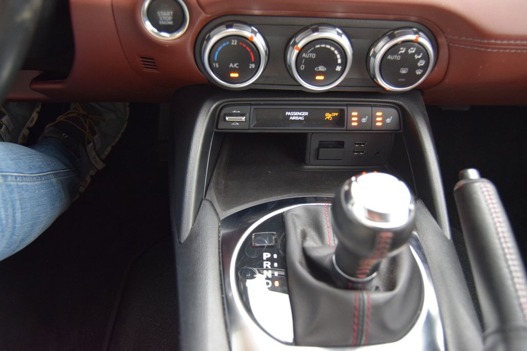 Mazda MX-5 RF!AUTOMATIK! Sports-Line,Navi,Leder,LED,,,, Automatik, aus dem Bestand von Hölscher Automobile Nordkirchen-Capelle — Ansicht 15