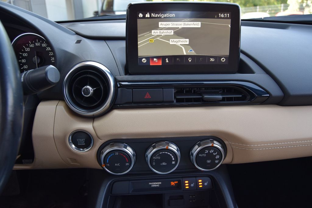Mazda MX-5 Sakura,Navi,Leder,LED,Parks,Sitzh,,,,, Schaltgetriebe, aus dem Bestand von Hölscher Automobile Nordkirchen-Capelle — Ansicht 12