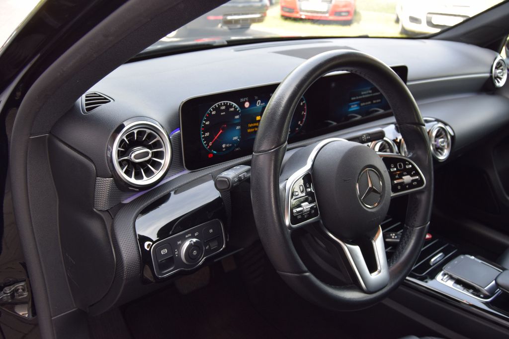 MERCEDES-BENZ A 180!AUTOMATIK!Navi,Leder,Xenon,Parks,V&H,,,,,,, Automatik, aus dem Bestand von Hölscher Automobile Nordkirchen-Capelle — Ansicht 9