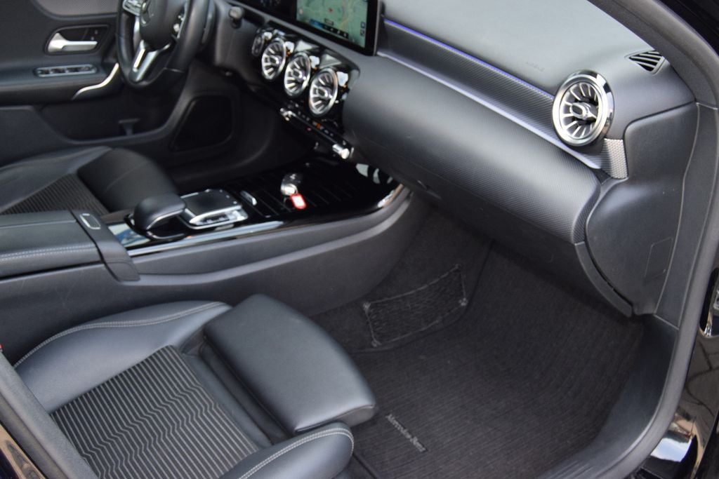 MERCEDES-BENZ A 180!AUTOMATIK!Navi,Leder,Xenon,Parks,V&H,,,,,,, Automatik, aus dem Bestand von Hölscher Automobile Nordkirchen-Capelle — Ansicht 13