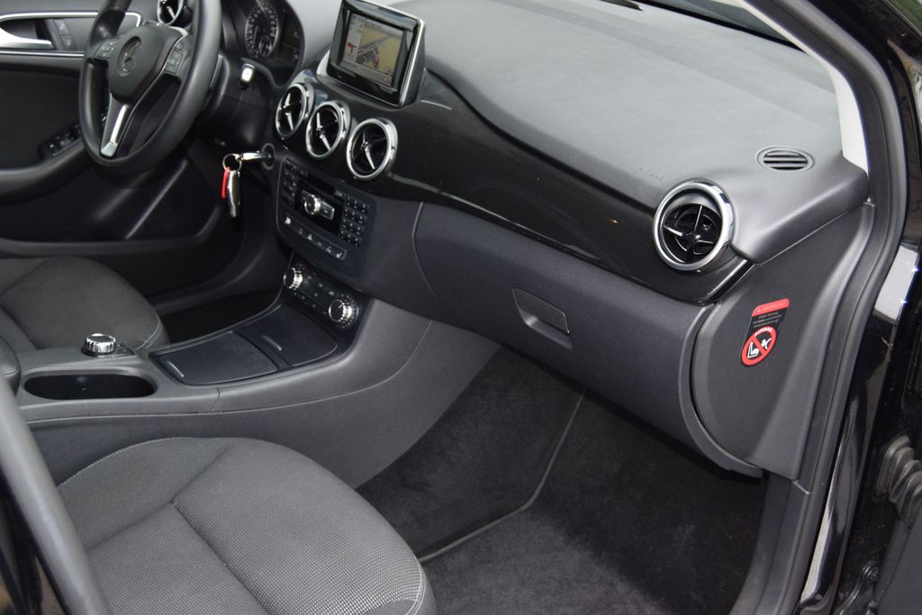 MERCEDES-BENZ B 180 CDI !AUTOMATIK! Edition 1,Navi,Xenon,Sitzh, Automatik, aus dem Bestand von Hölscher Automobile Nordkirchen-Capelle — Ansicht 14