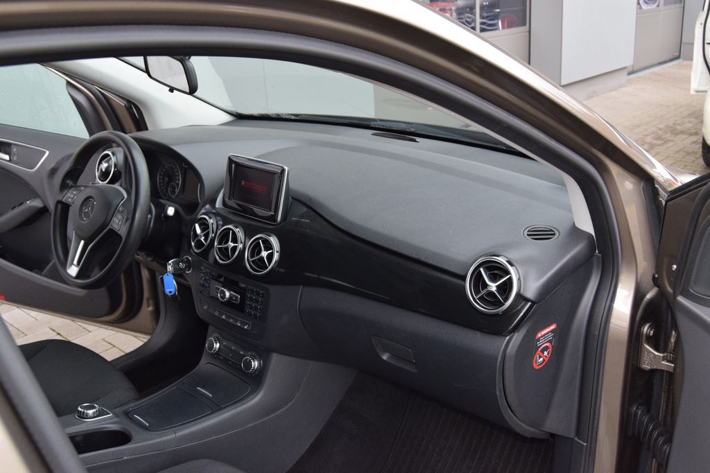 MERCEDES-BENZ B 180 Style!AUTOMATIK!AHK,Navi,Parks,V&H,,,,,,,,, Automatik, aus dem Bestand von Hölscher Automobile Nordkirchen-Capelle — Ansicht 12