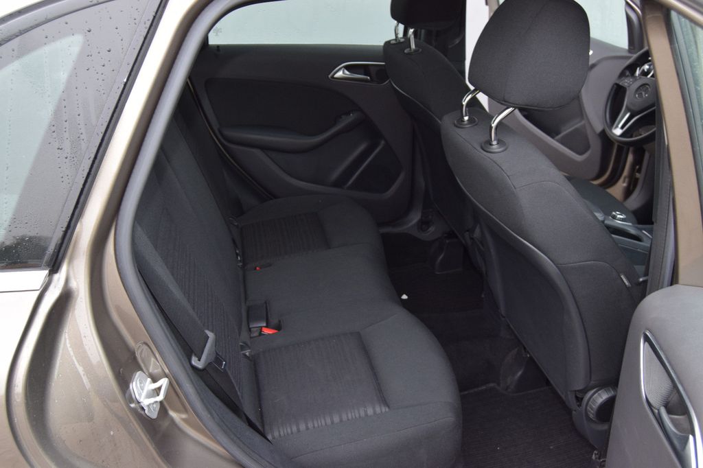 MERCEDES-BENZ B 180 Style!AUTOMATIK!AHK,Navi,Parks,V&H,,,,,,,,, Automatik, aus dem Bestand von Hölscher Automobile Nordkirchen-Capelle — Ansicht 13
