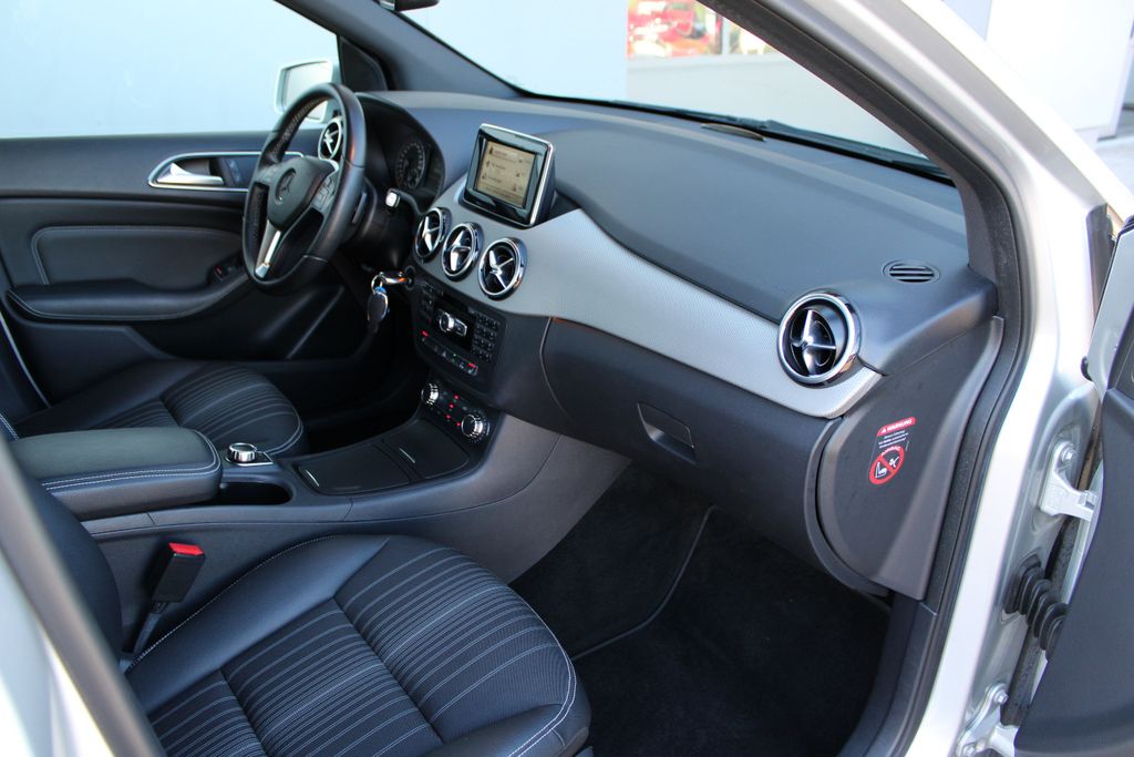 MERCEDES-BENZ B 200!AUTOMATIK!NAVI;LEDER;PARKS;V&H,SITZH;, Schaltgetriebe, aus dem Bestand von Hölscher Automobile Nordkirchen-Capelle — Ansicht 12