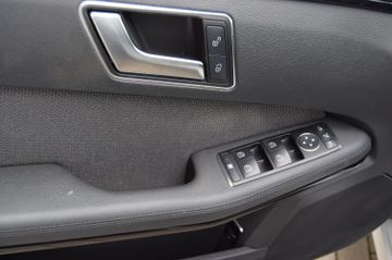 MERCEDES-BENZ E 200 BlueEFFICIENCY      !!HECKSCHADEN!!, Automatik, aus dem Bestand von Hölscher Automobile Nordkirchen-Capelle — Ansicht 3