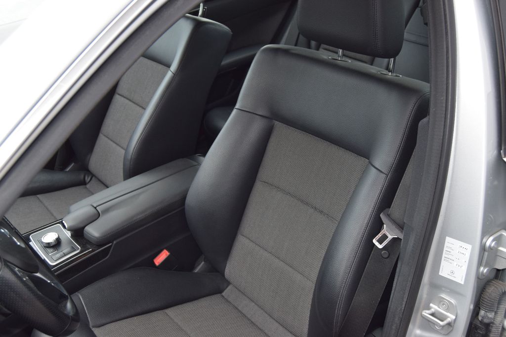 MERCEDES-BENZ E 200 Limousine !AUTOMATIK!Navi, Leder,Xenon,,,,, Automatik, aus dem Bestand von Hölscher Automobile Nordkirchen-Capelle — Ansicht 9