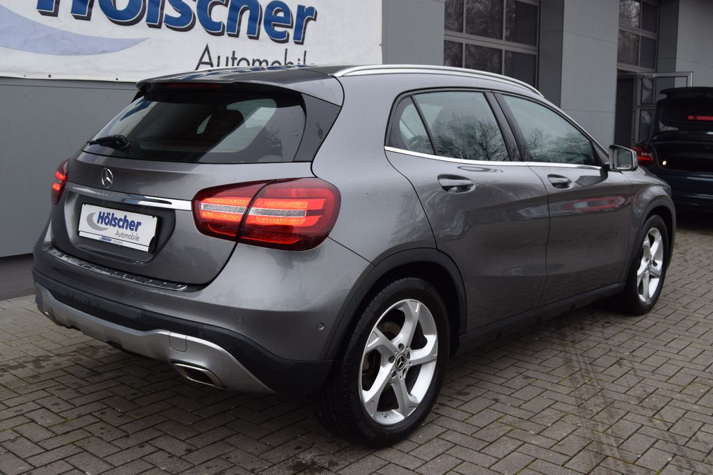 MERCEDES-BENZ GLA 180!AUTOMATIK!Nani,AHK,LED,Scheinw,, Automatik, aus dem Bestand von Hölscher Automobile Nordkirchen-Capelle — Ansicht 2