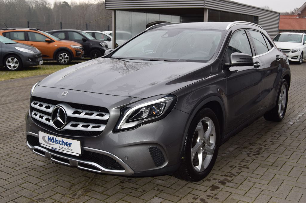 MERCEDES-BENZ GLA 180!AUTOMATIK!Nani,AHK,LED,Scheinw,, Automatik, aus dem Bestand von Hölscher Automobile Nordkirchen-Capelle — Ansicht 3