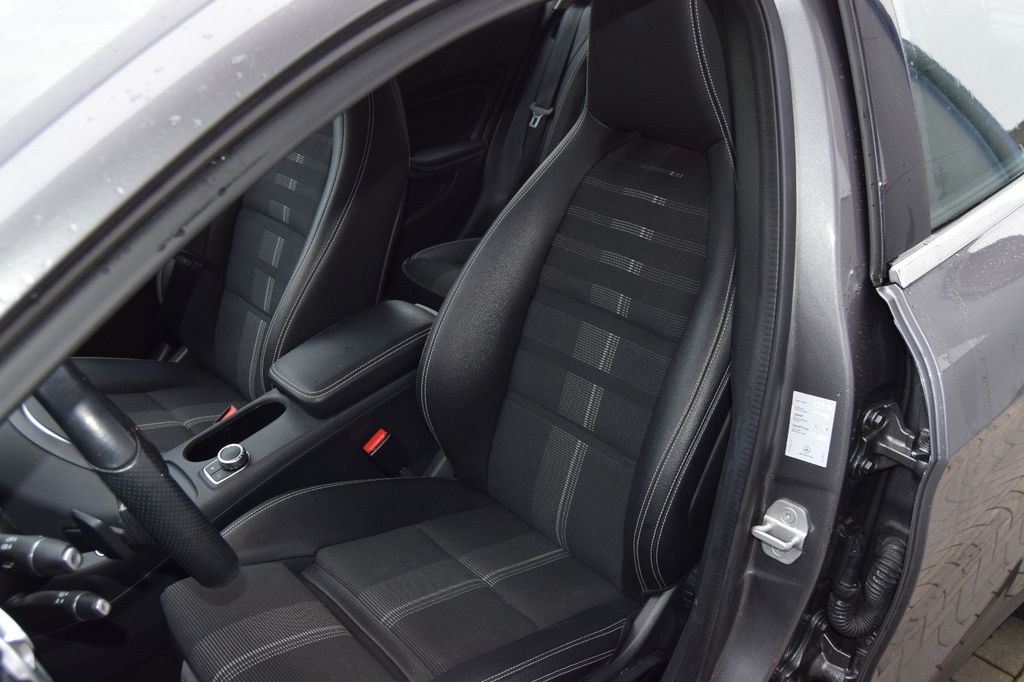 MERCEDES-BENZ GLA 180!AUTOMATIK!Nani,AHK,LED,Scheinw,, Automatik, aus dem Bestand von Hölscher Automobile Nordkirchen-Capelle — Ansicht 10