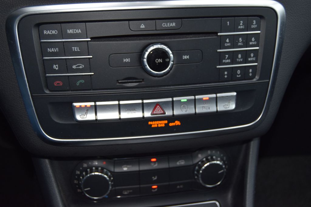 MERCEDES-BENZ GLA 180!AUTOMATIK!Nani,AHK,LED,Scheinw,, Automatik, aus dem Bestand von Hölscher Automobile Nordkirchen-Capelle — Ansicht 11
