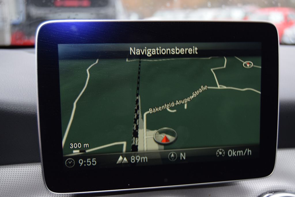MERCEDES-BENZ GLA 180!AUTOMATIK!Nani,AHK,LED,Scheinw,, Automatik, aus dem Bestand von Hölscher Automobile Nordkirchen-Capelle — Ansicht 12