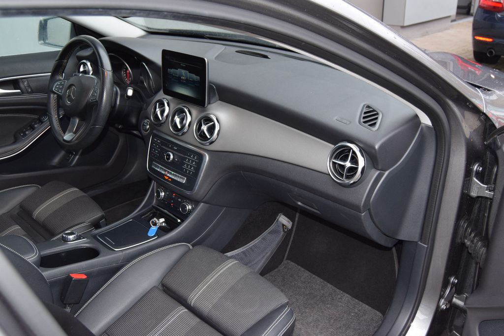 MERCEDES-BENZ GLA 180!AUTOMATIK!Nani,AHK,LED,Scheinw,, Automatik, aus dem Bestand von Hölscher Automobile Nordkirchen-Capelle — Ansicht 14