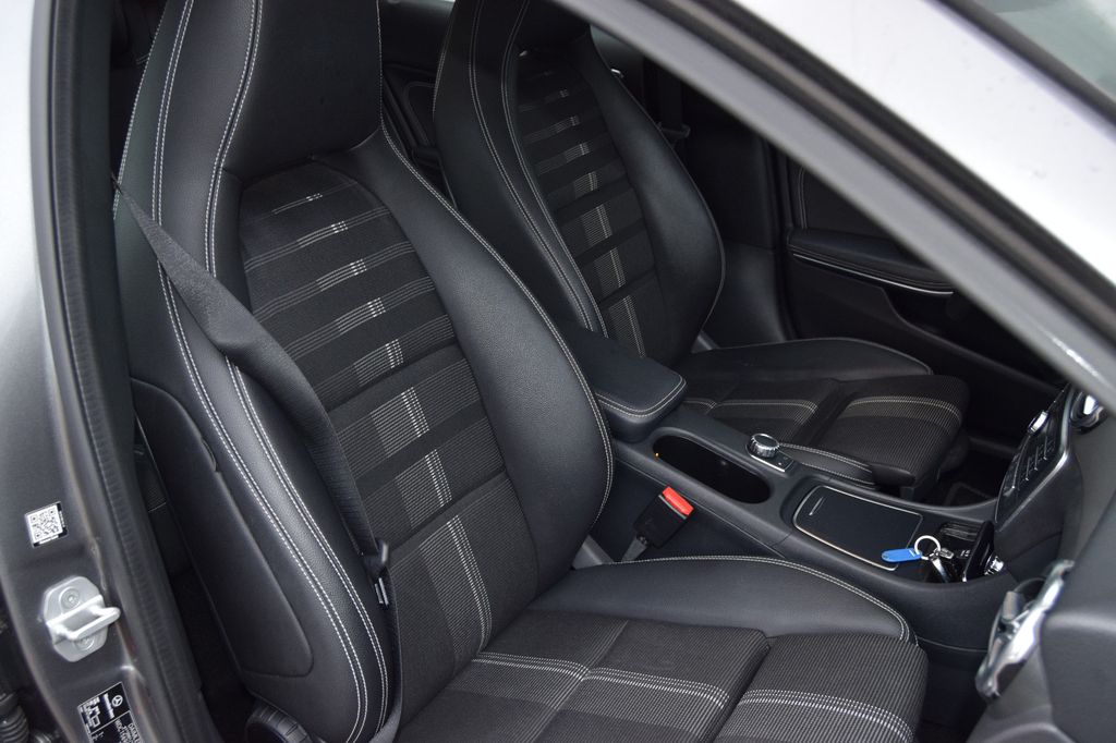 MERCEDES-BENZ GLA 180!AUTOMATIK!Nani,AHK,LED,Scheinw,, Automatik, aus dem Bestand von Hölscher Automobile Nordkirchen-Capelle — Ansicht 15