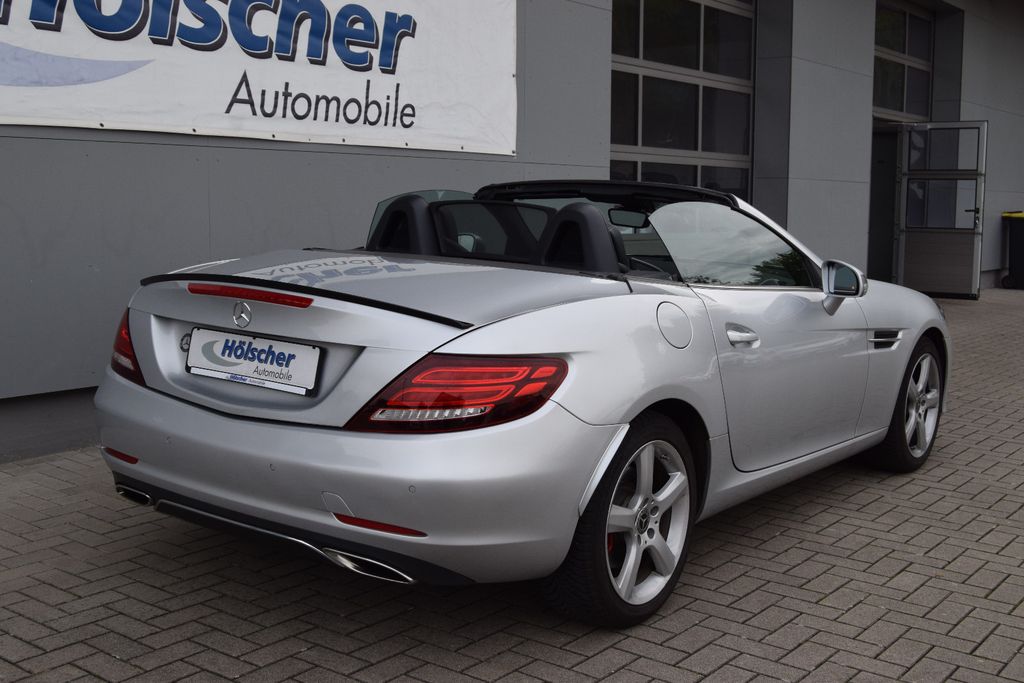 MERCEDES-BENZ SLC 180!AUTOMATIK!Navi,Xenon,Panorama,Leder,, Automatik, aus dem Bestand von Hölscher Automobile Nordkirchen-Capelle — Ansicht 2