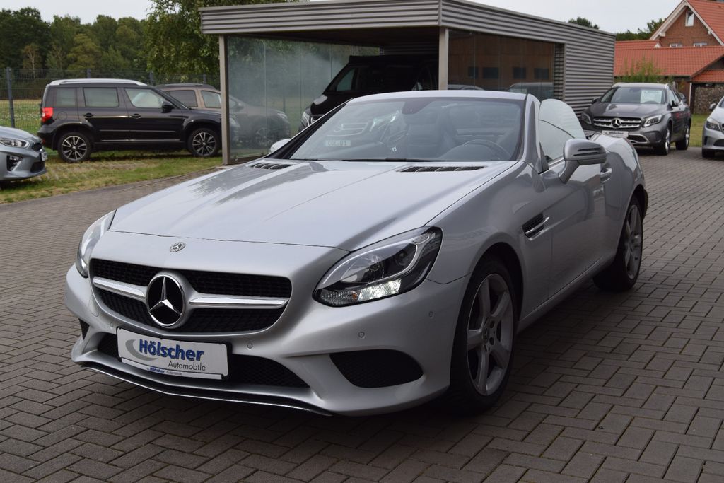 MERCEDES-BENZ SLC 180!AUTOMATIK!Navi,Xenon,Panorama,Leder,, Automatik, aus dem Bestand von Hölscher Automobile Nordkirchen-Capelle — Ansicht 3