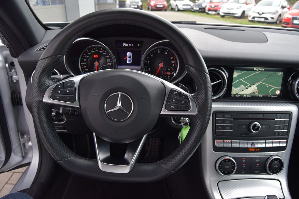 MERCEDES-BENZ SLC 180!AUTOMATIK!Navi,Xenon,Panorama,Leder,, Automatik, aus dem Bestand von Hölscher Automobile Nordkirchen-Capelle — Ansicht 16