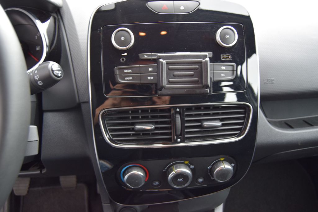 Renault Clio IV Limited, Schaltgetriebe, aus dem Bestand von Hölscher Automobile Nordkirchen-Capelle — Ansicht 11