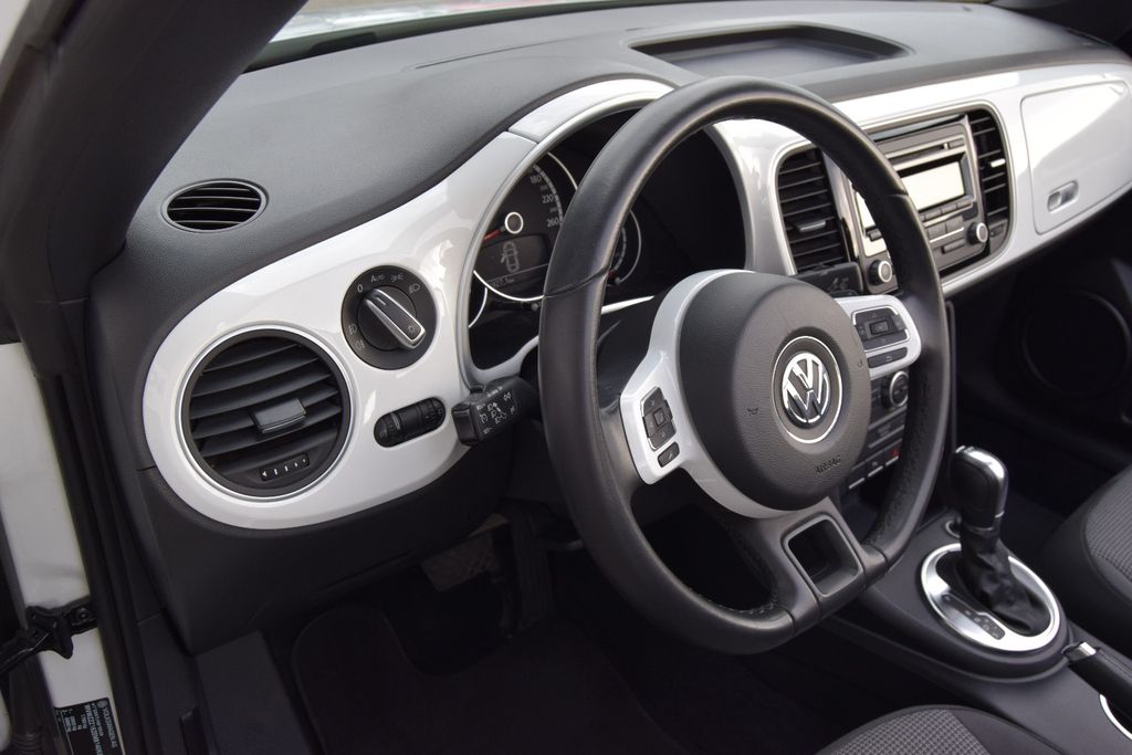 Volkswagen Beetle Cabriolet Design, Automatik, aus dem Bestand von Hölscher Automobile Nordkirchen-Capelle — Ansicht 11