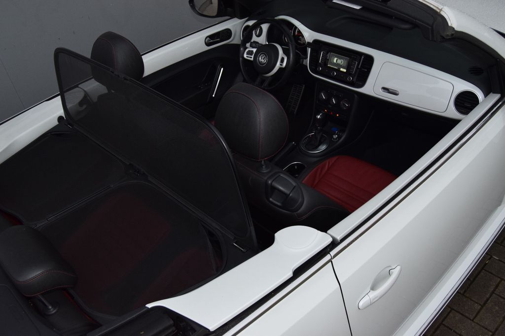 Volkswagen Beetle Cabriolet Design, Automatik, aus dem Bestand von Hölscher Automobile Nordkirchen-Capelle — Ansicht 8