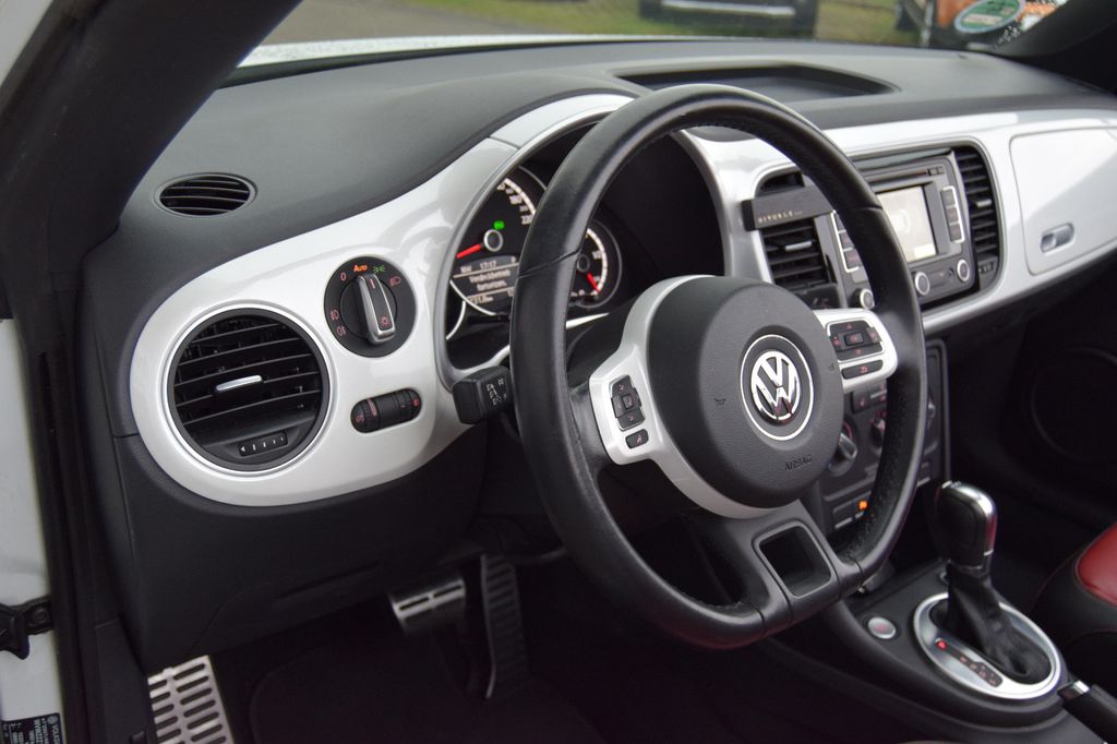 Volkswagen Beetle Cabriolet Design, Automatik, aus dem Bestand von Hölscher Automobile Nordkirchen-Capelle — Ansicht 11