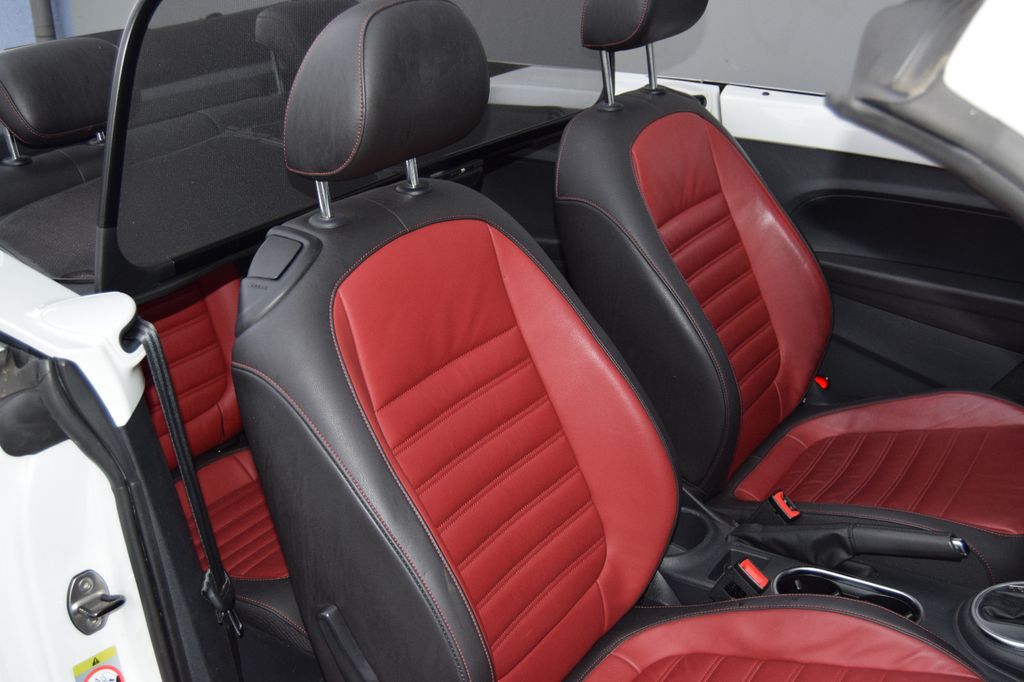 Volkswagen Beetle Cabriolet Design, Automatik, aus dem Bestand von Hölscher Automobile Nordkirchen-Capelle — Ansicht 15