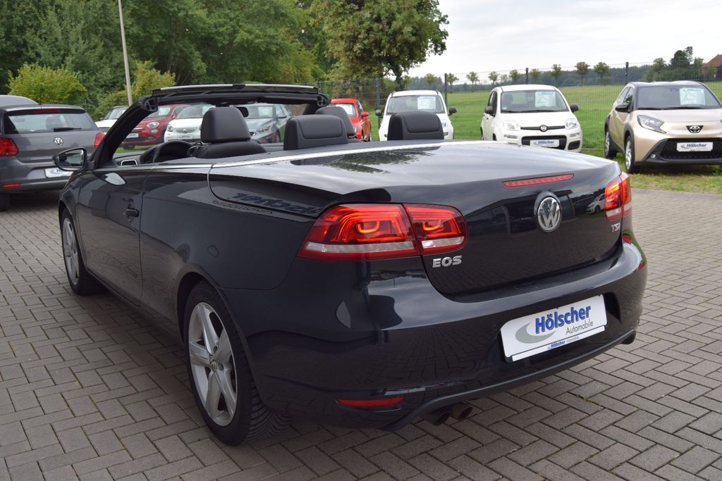 Volkswagen Eos 1.4 TSI Exclusive,Navi,Leder,Sitzh,Parks,,,,, Schaltgetriebe, aus dem Bestand von Hölscher Automobile Nordkirchen-Capelle — Ansicht 4