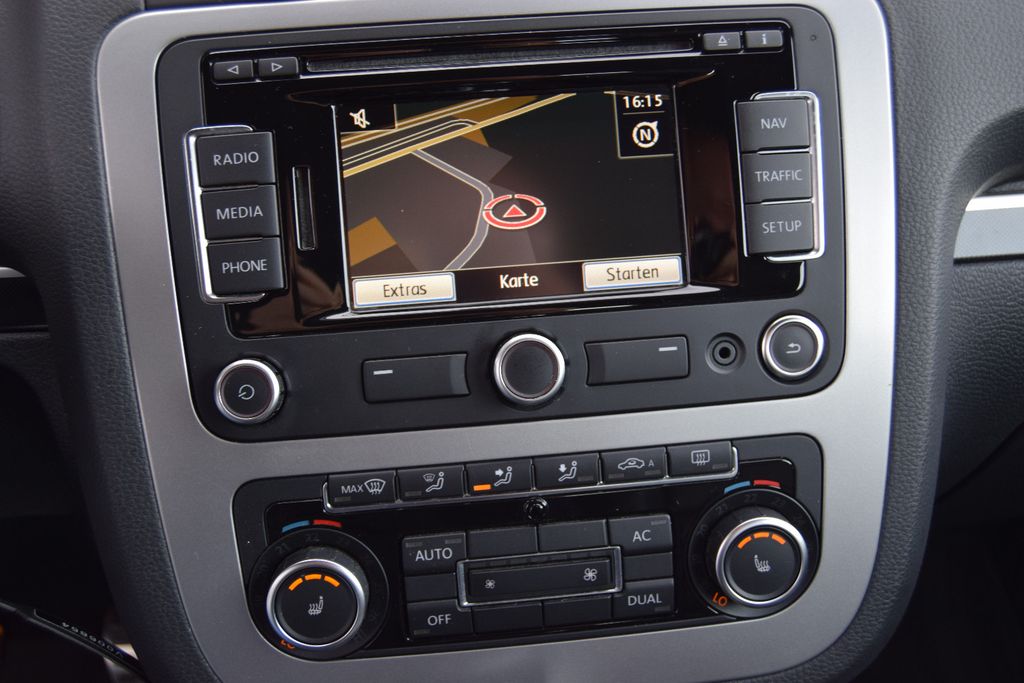 Volkswagen Eos 1.4 TSI Sport & Style ,Navi,Leder,Sith,Parks, Schaltgetriebe, aus dem Bestand von Hölscher Automobile Nordkirchen-Capelle — Ansicht 12