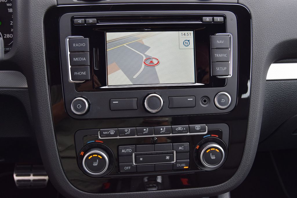 Volkswagen Eos Exclusive!AUTOMATIK!Navi,Leder,Xenon!AHK!, Automatik, aus dem Bestand von Hölscher Automobile Nordkirchen-Capelle — Ansicht 13