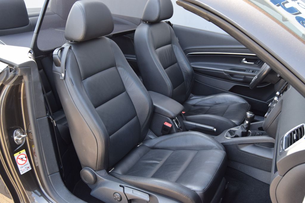 Volkswagen Eos, Sport & Style,Navi,Leder,Sitzh,Parks,,,,,, Schaltgetriebe, aus dem Bestand von Hölscher Automobile Nordkirchen-Capelle — Ansicht 14