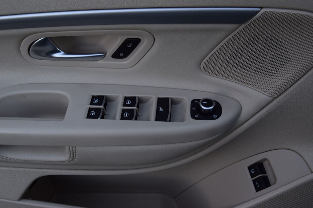 Volkswagen Eos, Sport & Style,Navi,Leder,Xenon,Kam,Sitzh,.., Schaltgetriebe, aus dem Bestand von Hölscher Automobile Nordkirchen-Capelle — Ansicht 11