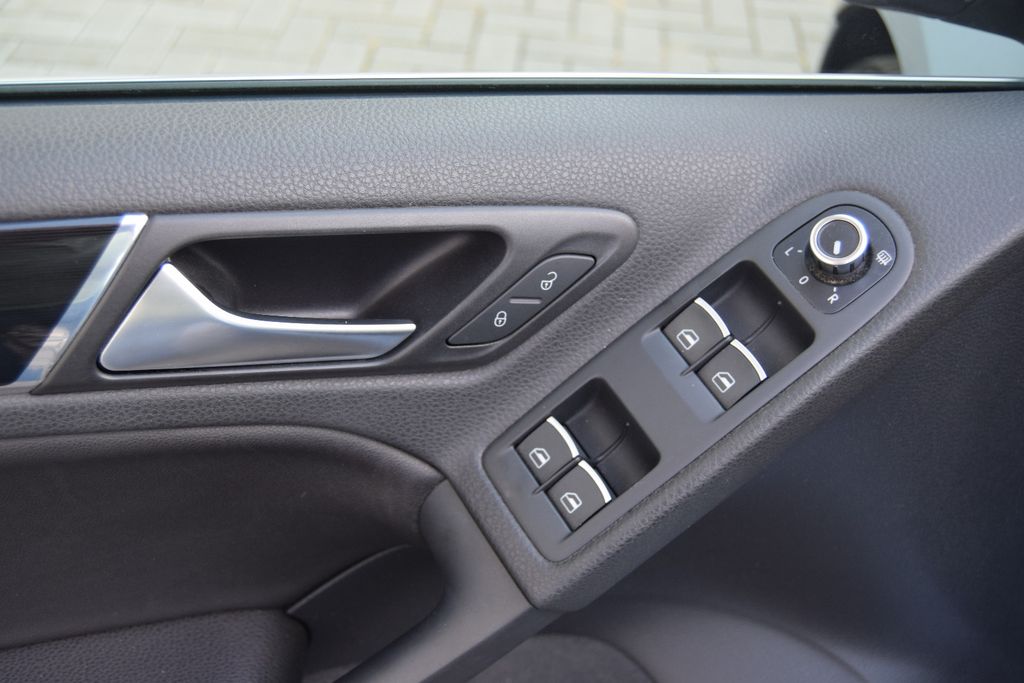 Volkswagen Golf !AUTOMATIK! Exclusive Cab,Navi,Leder,Xenon,, Automatik, aus dem Bestand von Hölscher Automobile Nordkirchen-Capelle — Ansicht 9