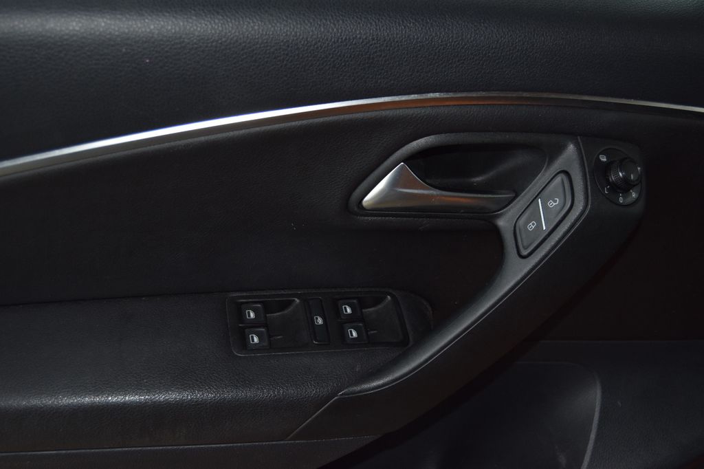 Volkswagen Polo CrossPolo!AUTO! Leder,Sitzh,Parks,V&H,Xenon, Automatik, aus dem Bestand von Hölscher Automobile Nordkirchen-Capelle — Ansicht 9
