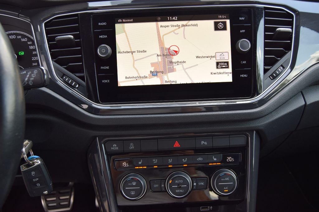 Volkswagen T-Roc !AUTOM!,Navi,Sitzh,Parks,V&H,Leder,Allw,,,, Automatik, aus dem Bestand von Hölscher Automobile Nordkirchen-Capelle — Ansicht 11