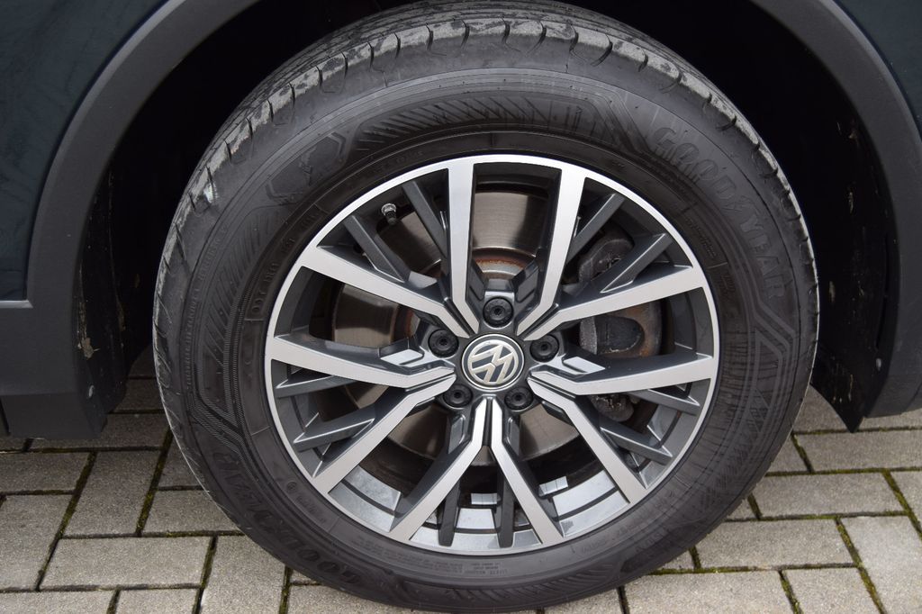 Volkswagen Tiguan Allspace, 4Motion!7Sitzer! Voll Ausstatt., Automatik, aus dem Bestand von Hölscher Automobile Nordkirchen-Capelle — Ansicht 6