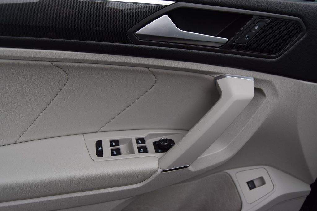 Volkswagen Tiguan Allspace, 4Motion!7Sitzer! Voll Ausstatt., Automatik, aus dem Bestand von Hölscher Automobile Nordkirchen-Capelle — Ansicht 8