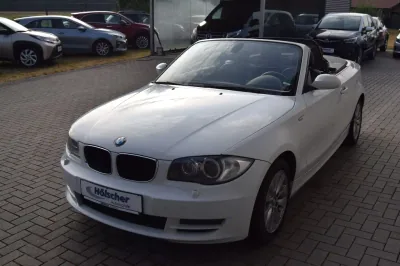 BMW 118i Cabrio, Schaltgetriebe, aus dem Bestand von Hölscher Automobile Nordkirchen-Capelle — Ansicht 3