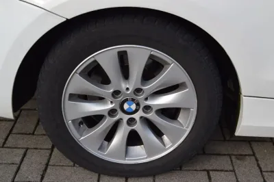 BMW 118i Cabrio, Schaltgetriebe, aus dem Bestand von Hölscher Automobile Nordkirchen-Capelle — Ansicht 8