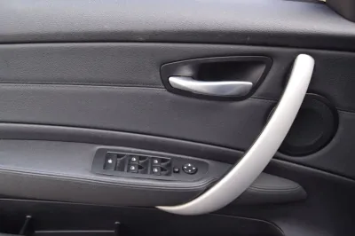 BMW 118i Cabrio, Schaltgetriebe, aus dem Bestand von Hölscher Automobile Nordkirchen-Capelle — Ansicht 9