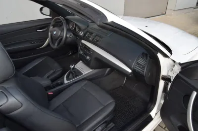 BMW 118i Cabrio, Schaltgetriebe, aus dem Bestand von Hölscher Automobile Nordkirchen-Capelle — Ansicht 14