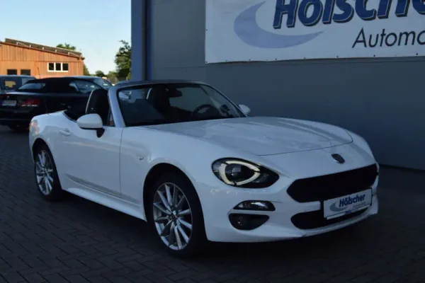 Fiat 124 Spider, Automatik, aus dem Bestand von Hölscher Automobile Nordkirchen-Capelle — Hauptansicht