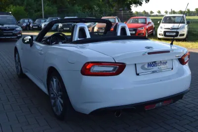 Fiat 124 Spider, Automatik, aus dem Bestand von Hölscher Automobile Nordkirchen-Capelle — Ansicht 4