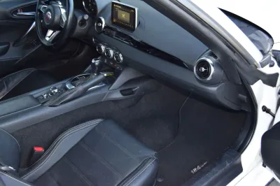 Fiat 124 Spider, Automatik, aus dem Bestand von Hölscher Automobile Nordkirchen-Capelle — Ansicht 13